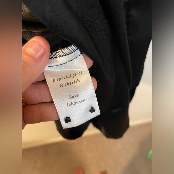 New JOHANSEN|| Mulberry Silk Mini dress in black O/S - Picture 7 of 9